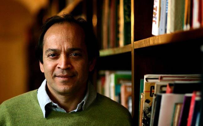 TOP 10 INDIAN AUTHOR WHOSE BOOKS SELL IN MILLIONS 5 TOP 10 INDIAN AUTHOR WHOSE BOOKS SELL IN MILLIONS